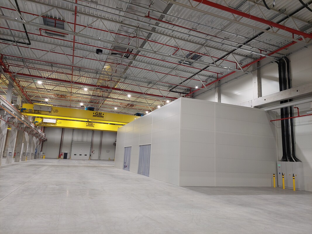 Elbląg Hala produkcyjna z suwnicami – idealna przestrzeń dla przemysłu ciężkiego!