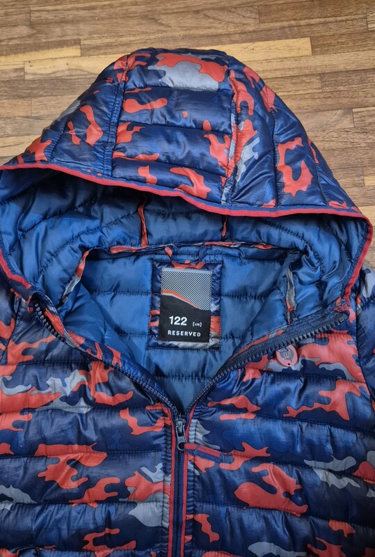 Elbląg Kurtki dla chłopca 4 sztuki: - kurtka softshell rozmiar 122/128 - kurtka softshell rozmiar 122 firmy Sinsay -