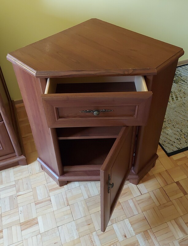 Elbląg Sprzedam szafkę narozną BRW EKOM 1dsn z zestawu segmentowego KENT
stan dobry
Odbiór osobisty
Zapraszam