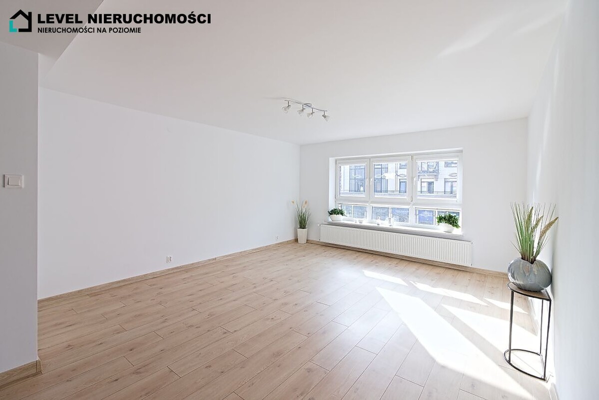 Elbląg LEVEL NIERUCHOMOŚCI Dwupoziomowe mieszkanie starówkaul. Stary Rynek NIERUCHOMOŚCI NA POZIOMIE