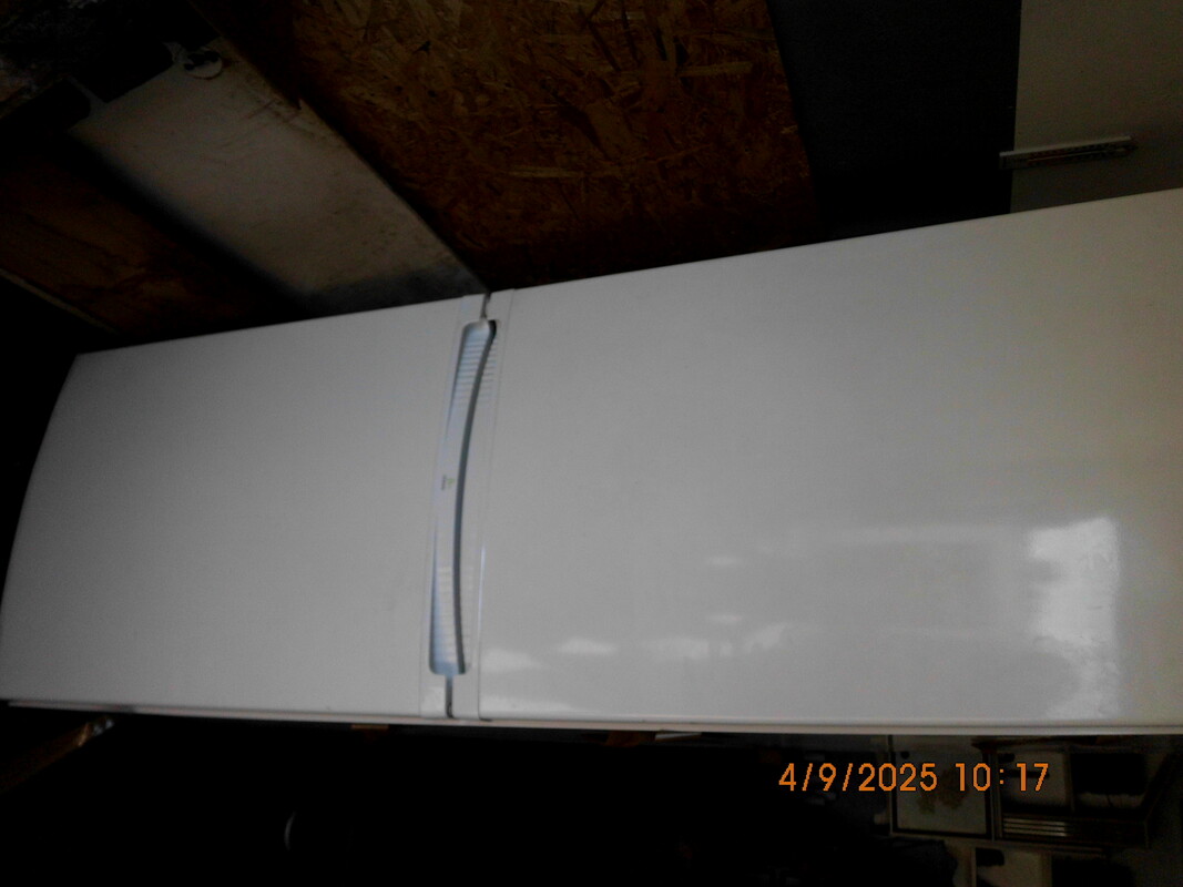 Elbląg Lodówko-zamrażarka Polar używana lodówka, ale w dobrym stanie. Idealna do przechowywania żywności i napojów