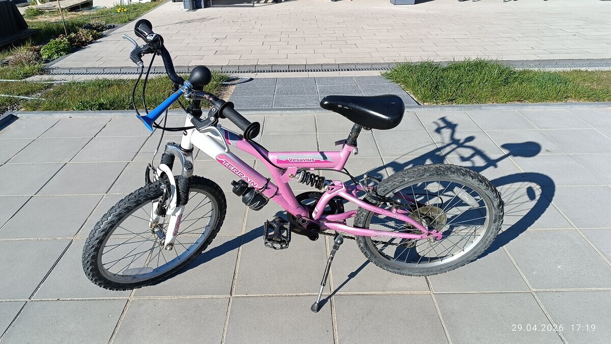 Elbląg Sprzedam rower dziecięcy dla dziewczynki, rozm. koła 20, amortyzatory przód + tył.