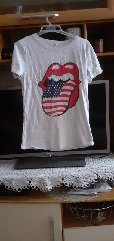 Elbląg Sprzedam odzież damską widoczna na zdjęciach za symboliczne 30zl. .. .. .ciuszki bez dziur I plam. .. .. .. ..