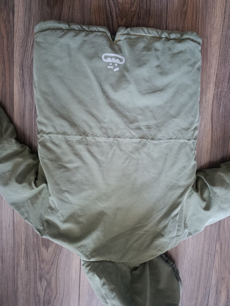 Elbląg Sprzedam dwie kurtki dla chłopca na zimę. Rozmiar 122/128.Stan dobry, do wyprania i szara ma rozdarcie małe