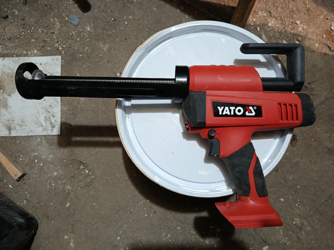 Elbląg Witam posiadam do sprzedania narzędzia budowlane
L-box mini wkrętak Bosch -200zł
Bruzdownica YATO