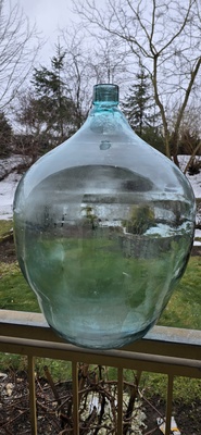 Elbląg Sprzedam balon/gąsior na wino o pojemności 35l z PRL. Jest grubszy niż obecnie produkowane więc trudniej go