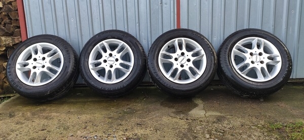 Elbląg Felgi aluminiowe z oponami.