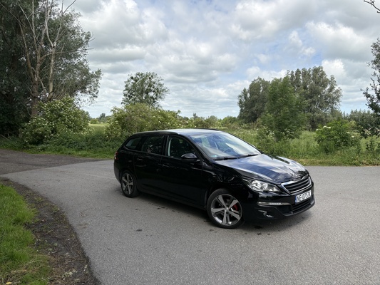 Elbląg Peugeot 308 SW 1.6 HDi 115 KM • 2015 • 129 tys. km • panorama, czujniki, navi
Sprzedaję