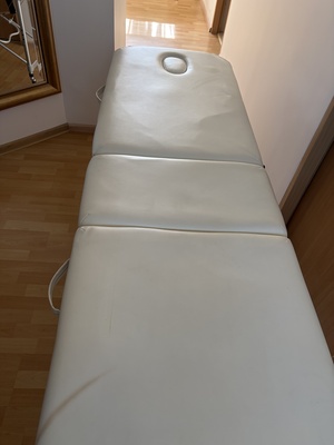Elbląg Sprzedam składane łóżko do masażu, które sprawdzi się również jako łóżko kosmetyczne. Jest lekkie, kompaktowe i