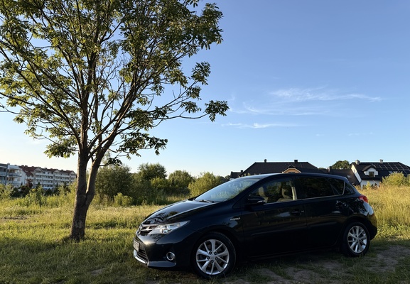 Elbląg Toyota Auris II - 1.8 Hybrid Hatchback - 136KMNajwyższa wersja wyposażenia - PrestigePrzebieg: 129tys&nbsp;