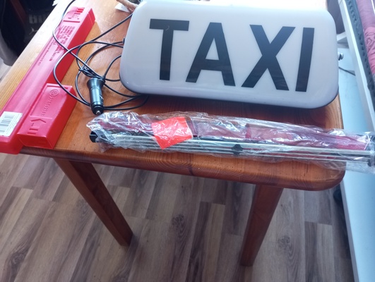 Elbląg Sprzedam neon Taxi mało używany na zasilacz zapalniczka samochodowa.