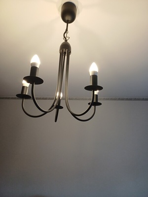 Elbląg SPRZEDAM
- 8 sztuk firanek 130x260 cm, stan bardzo dobry, każda firanka po 5 zl sztuka;
- żyrandol, kolor