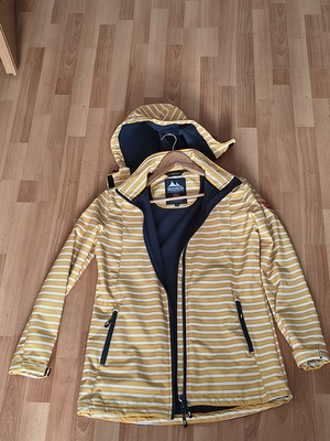 Elbląg Kurtka damska Softshell norweskiej firmy Nordberg. Rozmiar M. Warstwa zew. 94 procent polyester, 6 procent