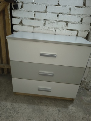 Elbląg Witam. komoda  szuflady w kolorze szaro - białym dąb sonoma  wymiary komory  : 71cm/69cm/35cm cena 70 zł