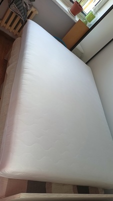 Elbląg Materac 140/200/25 wysoki 25 cm. , sprężyny cale nie popękane, żadna nie wychodzi. Pokrowiec zamek można zdjąć