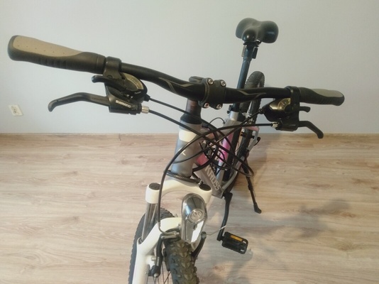Elbląg Sprzedaje  Kross Lea 26 rama15/XS 2022r. Powód ? Córka wyemigrowała a rower stoi od roku i blokuje miejsce.