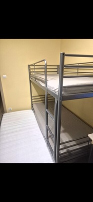 Elbląg Sprzedam łóżko piętrowe dla 3 osób z wysuwana szuflada z 3 materacami. kupione w ikea. Transport we własnym