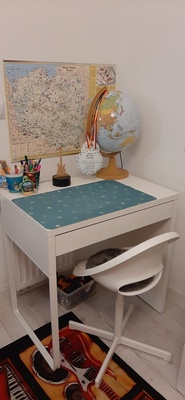 Elbląg Sprzed biurko z krzesłem IKEA. 
Odbiór osobisty.