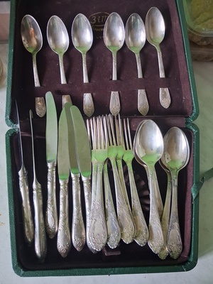 Elbląg sprzedam sztućce jak na zdjęciu cena 150 zł