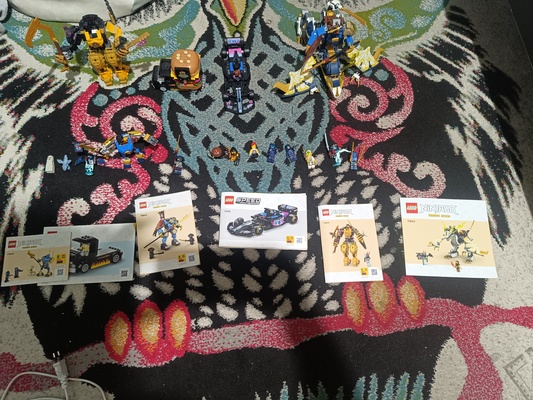 Elbląg Sprzedam oryginalne klocki LEGO stan bardzo dobry są złożone i nie brakuje żadnych elementów. Instrucje