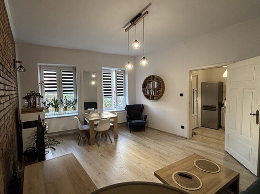 Elbląg Sprzedam mieszkanie na parterze  w kamienicy 74m2.