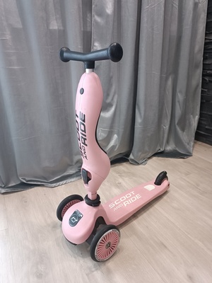 Elbląg Sprzedam hulajnogę/jeździk Scoot & Ride.
Hulajnoga była użytkowana wyłącznie przez jedno dziecko. Jest w