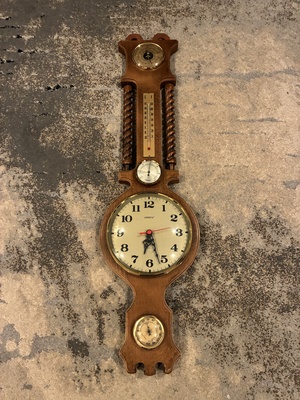 Elbląg Sprzedam piękny zegar scienny(stacja pogody) firmy Larex. Zegar jest sprawny, posiada termometr oraz pomiar