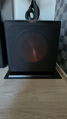 Elbląg Sprzedam Subwoofer Klipsch 115sw Stan bardzo dobry. Grał tylko w kinie nie katowany ODBIÓR OSOBISTY
