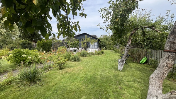 Elbląg Na Sprzedaż Działka – 450m²
Cena: 25 000 zł
Oferujemy działkę o powierzchni 450m², położoną w malowniczej