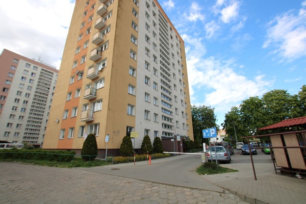 Elbląg NIERUCHOMOŚCI ANNA KRASZEWSKA  2-pokojowe mieszkanie po generalnym remoncie  ul. Nowowiejska