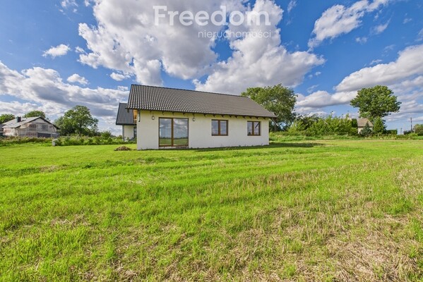 Elbląg FREEDOM NIERUCHOMOŚCISprzedam dom - Nowy dwór gdański.&nbsp;Oferuję na sprzedaż jednopiętrowy dom wolnostojący