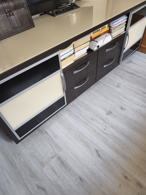 Elbląg Sprzedam komodę wys. 60 cm, dług. 180 cm za 550 zł, druga komoda wys. 1200 cm, szer. 73 cm za 550 zł oraz