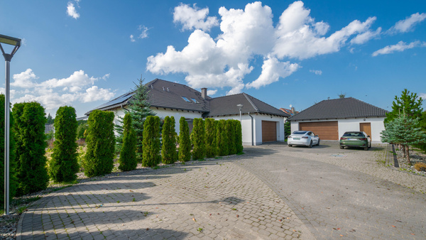 Elbląg * * * ABC NIERUCHOMOŚCI * * *NOWA CENA!! DOM WOLNO STOJĄCY Z PIĘKNYM, DUŻYM OGRODEM !!! pow.