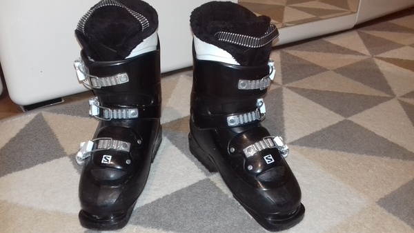 Elbląg Sprzedam  buty narciarskie Salomon. Rozm:38-42,regulacja. Proszę o sms.