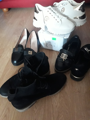 Elbląg Sprzedam Adidas 30zl  roz. 39 pantofle za szt. 10 zl  taksówki 2zł  roz. 40 odzież za 5 zł  za szuka zapraszam