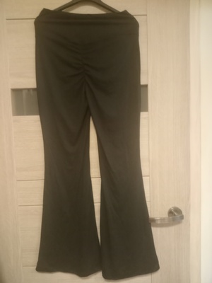 Elbląg Sprzedam sweter fuksja. sweter haber. sweter zielony w pasy. bluzka bez że złotym. bluzka czarna brokatowa.