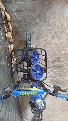 Elbląg Sprzedam rowerek dziecięcy na kołach 12,dodatkowo2 kółka boczne. Rower w 100% sprawny. Idealny do nauki dla