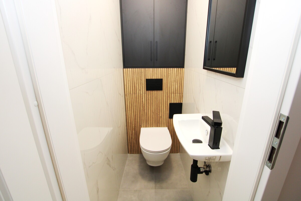 Elbląg NIERUCHOMOŚCI ANNA KRASZEWSKA 4-pokojowe mieszkanie o wysokim standardzie ul. Wybickiego **