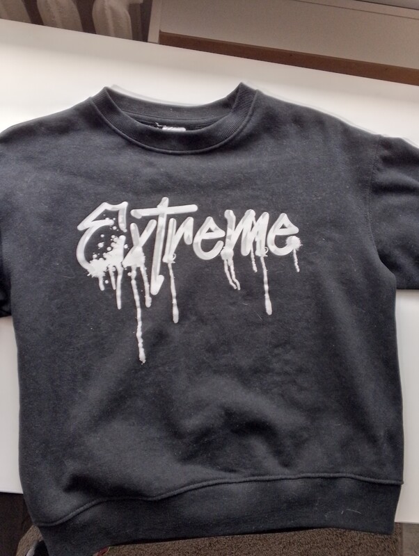 Elbląg ODDAM ZA DUŻĄ CZEKOLADĘ  MILKA UBRANIA (15szt) DLA CHŁOPCA Z FIRMY SMYK  :
- KURTKA/BLUZA POLAR R-140-146
-