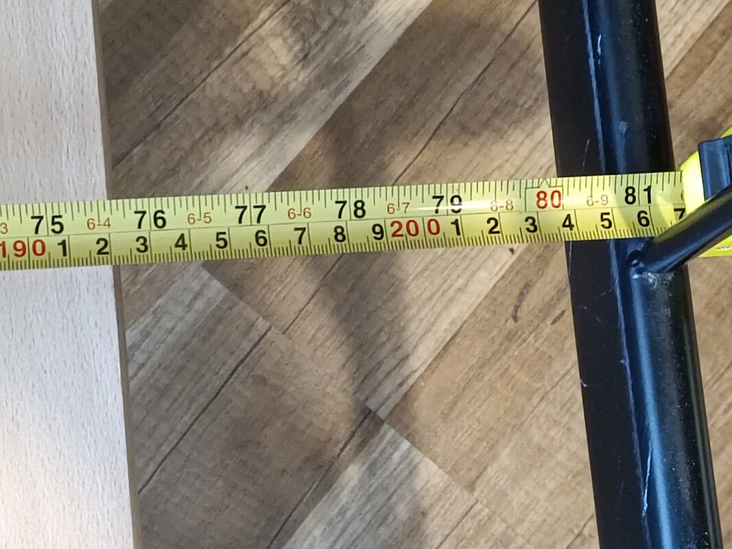 Elbląg Metalowe czarne ażurowe łóżko skręcane z możliwością regulacji ze stelażem na materac 200/80 cm brak kilku śrub