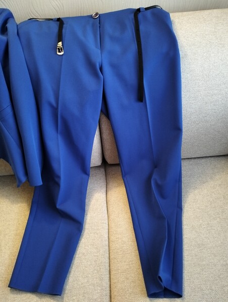 Elbląg Pilnie sprzedam kostium koloru fuksja, spódnica na podszewce, szyta na zamówienie, rozmiar 44..
Do tego są