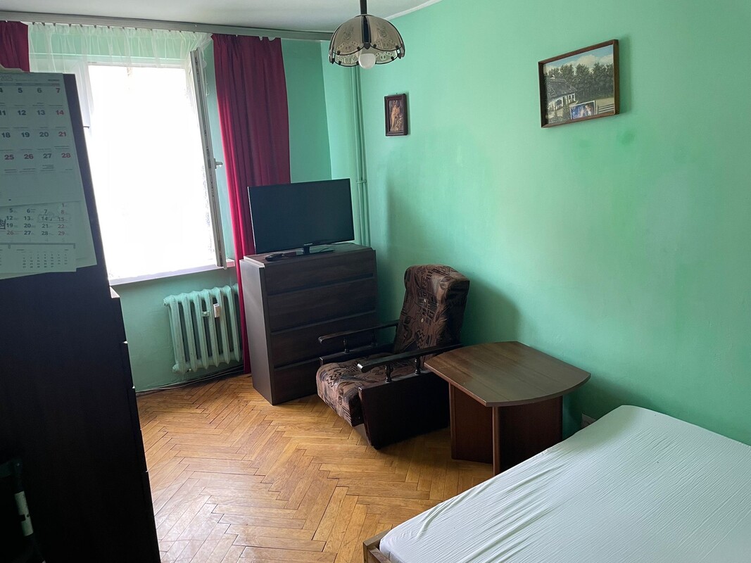 Elbląg SPRZEDAM mieszkanie 3 pokojowe na parterze.