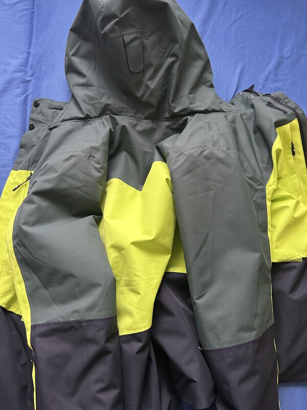 Elbląg Sprzedam kurtki marki 4F:
Kurtka 4F Membrane 5000 - Rozmiar: XL - cena 30zł
Kurtka 4F Neodry Membrane 10 000 -