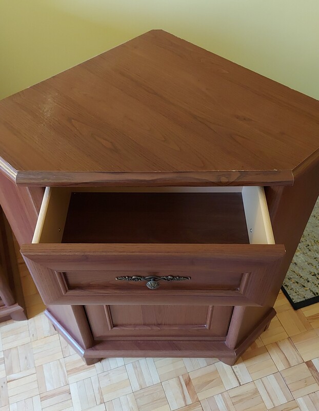 Elbląg Sprzedam szafkę narozną BRW EKOM 1dsn z zestawu segmentowego KENT
stan dobry
Odbiór osobisty
Zapraszam