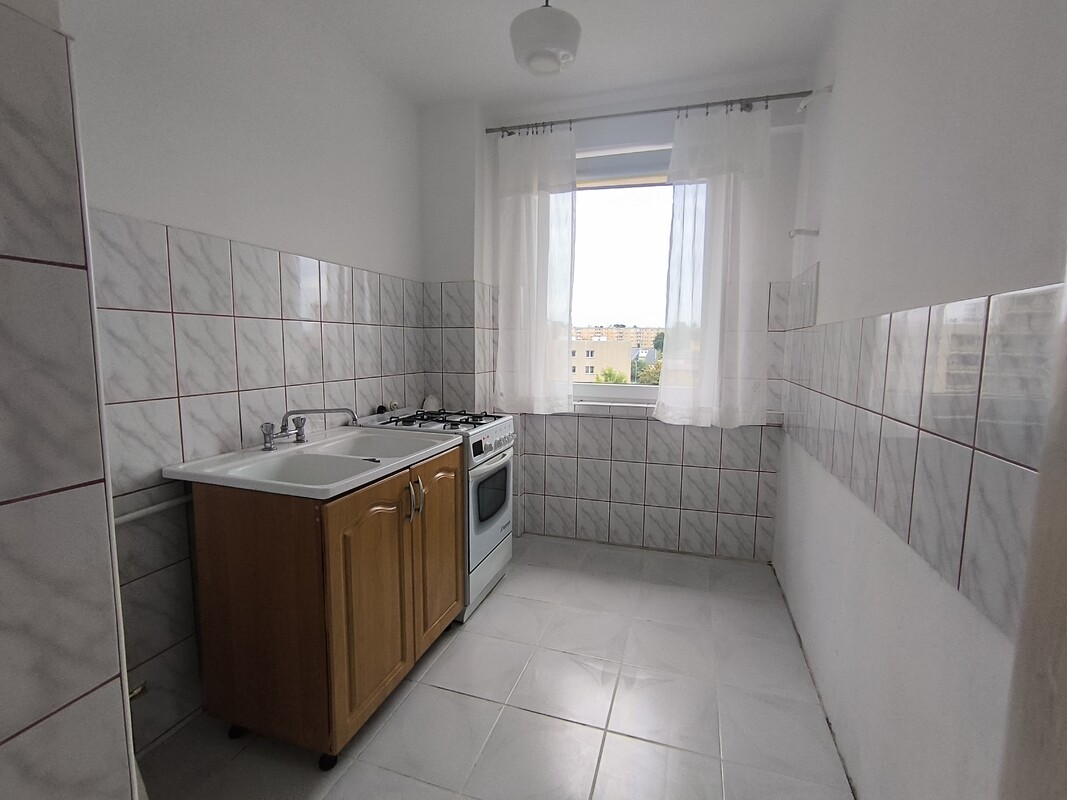 Elbląg Sprzedam mieszkanie 2-pokojowe w centrum Elbląga, ul Brzeska 32 /balkon/parking/ winda/ -42,20 m2 Cena 309 000 do