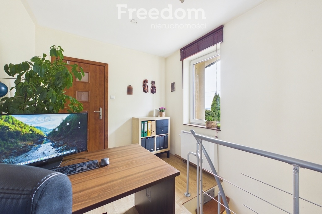 Elbląg FREEDOM NIERUCHOMOŚCISprzedam dom - Elbląg. Z przyjemnością prezentuję ofertę sprzedaży bardzo