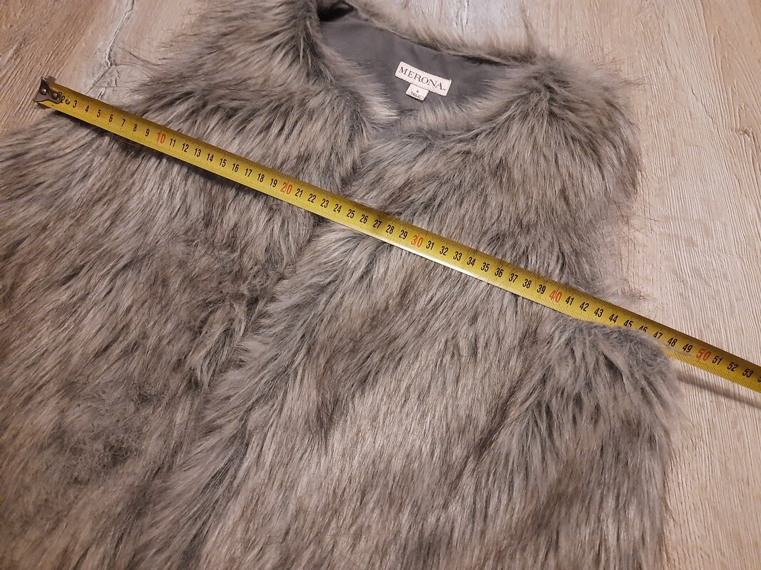 Elbląg Sprzedam damską kamizelkę, bezrękawnik, futerkowa mięciutka jak królik, sztuczne futerko.
Rozm. S, stan