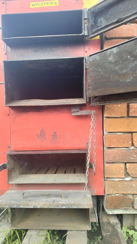 Elbląg Sprzedam piec co zasypowy na miał, drewno, węgiel, pelet 25 kw. Wyposazony w sterownik, dmuchawę i pompkę. Piec