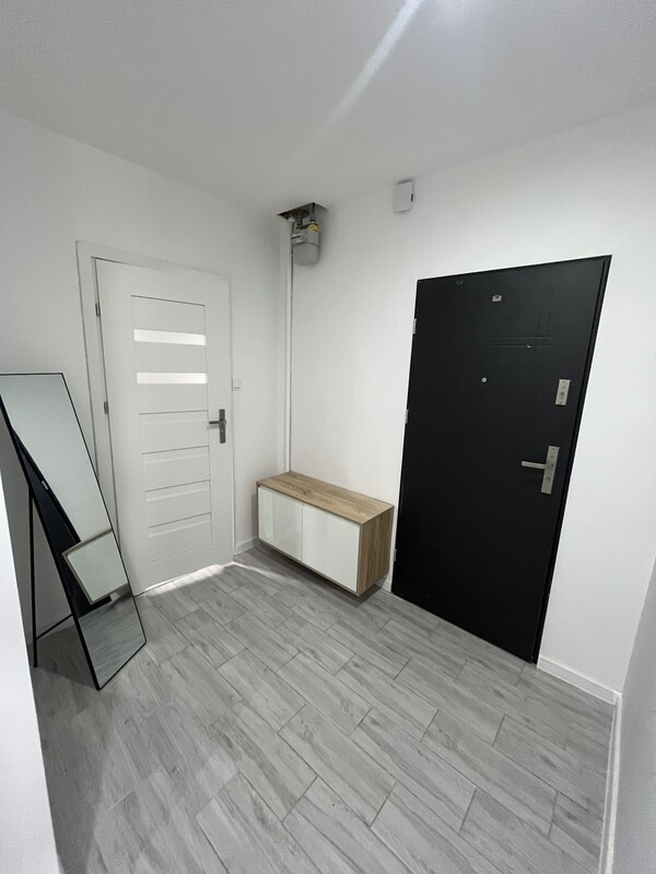 Elbląg WYNAJMĘ MIESZKANIE W SPOKOJNEJ LOKALIZACJIUL. ELEKTRYCZNA DOSTĘPNE OD 1 GRUDNIA Polecam do