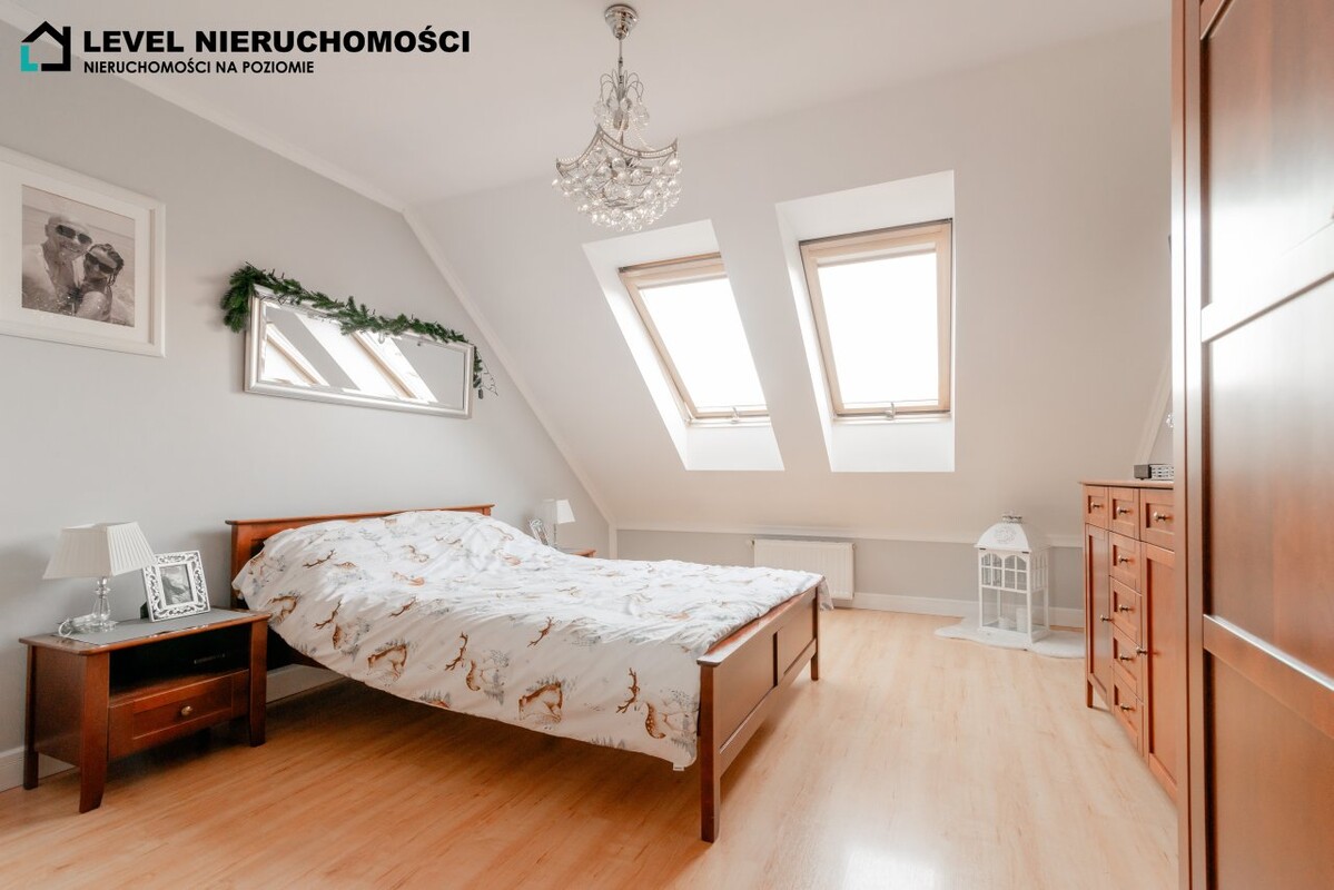 Elbląg LEVEL NIERUCHOMOŚCI Mieszkanie dwupoziomowe, czteropokojowe ul. Nitschmanna, Elbląg